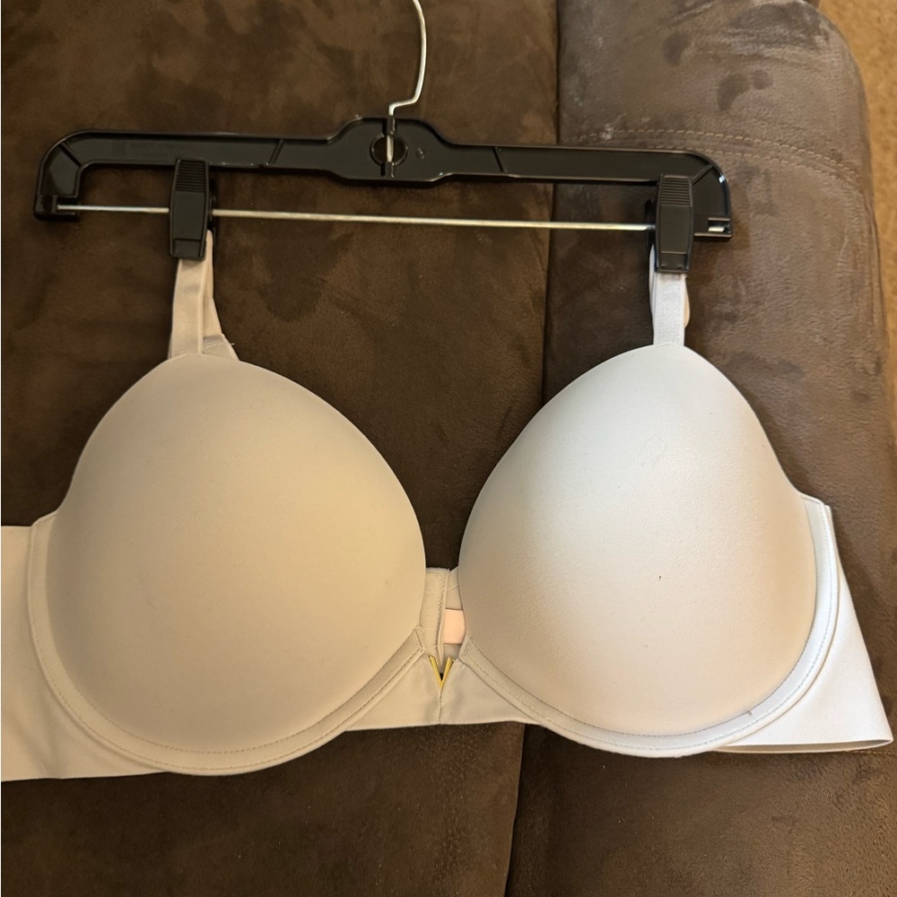 VS Very Sexy Bra Adds 1-1/2 cups Size 40C